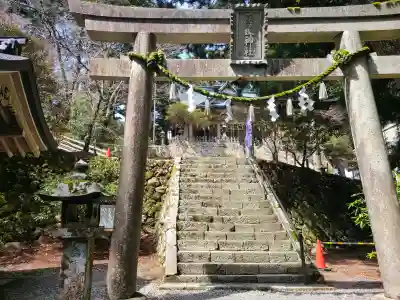 玉置神社の{uncategorized: "未分類", other: "その他", undefined: "問題あり", building: "その他建物", grave: "お墓", sacred_gate: "鳥居", guardian: "狛犬", statue: "像", buddha: "仏像", history: "歴史", nature: "自然", garden: "庭園", animal: "動物", pagoda: "塔", temizu: "手水舎", mountain_gate: "山門・神門", sanctuary: "本殿・本堂", subordinate: "末社・摂社", art: "芸術", scenery: "景色", jizo: "地蔵", ema: "絵馬", goshuin: "御朱印", omikuji: "おみくじ", items: "授与品その他", amulet: "お守り", goshuincho: "御朱印帳", eats: "食事", festival: "お祭り", votive_dance: "神楽", shichigosan: "七五三参", wedding: "結婚式", experience: "体験その他", initially: "初詣", around: "周辺", anti_infection: "感染症対策"}
