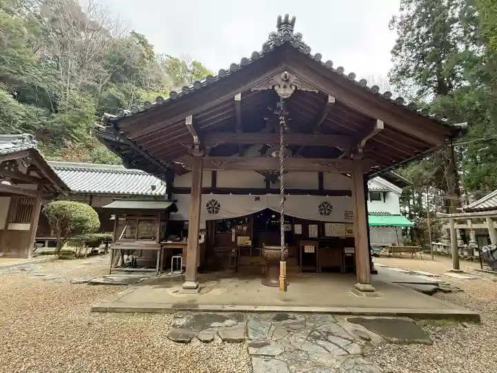 宝山寺の{uncategorized: "未分類", other: "その他", undefined: "問題あり", building: "その他建物", grave: "お墓", sacred_gate: "鳥居", guardian: "狛犬", statue: "像", buddha: "仏像", history: "歴史", nature: "自然", garden: "庭園", animal: "動物", pagoda: "塔", temizu: "手水舎", mountain_gate: "山門・神門", sanctuary: "本殿・本堂", subordinate: "末社・摂社", art: "芸術", scenery: "景色", jizo: "地蔵", ema: "絵馬", goshuin: "御朱印", omikuji: "おみくじ", items: "授与品その他", amulet: "お守り", goshuincho: "御朱印帳", eats: "食事", festival: "お祭り", votive_dance: "神楽", shichigosan: "七五三参", wedding: "結婚式", experience: "体験その他", initially: "初詣", around: "周辺", anti_infection: "感染症対策"}