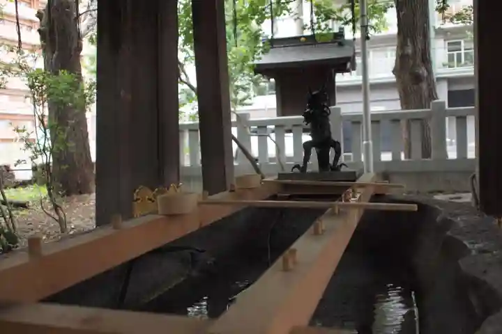 彌彦神社 (伊夜日子神社)の手水舎