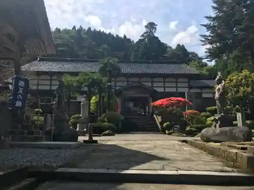 護国寺の本殿