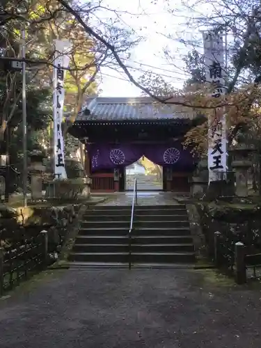 神峯山寺の山門