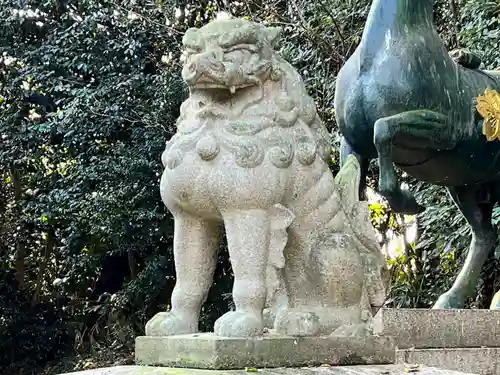 高岡市護国神社の狛犬