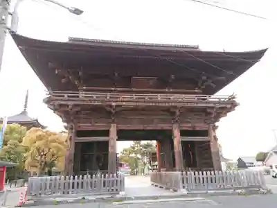 甚目寺の山門・神門