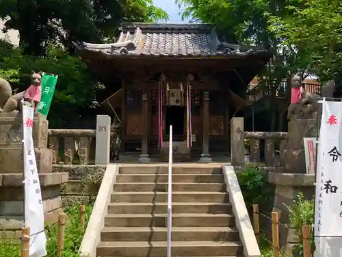 稲荷神社の本殿