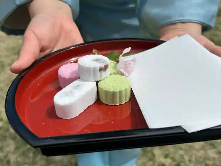 田口招魂社の{uncategorized: "未分類", other: "その他", undefined: "問題あり", building: "その他建物", grave: "お墓", sacred_gate: "鳥居", guardian: "狛犬", statue: "像", buddha: "仏像", history: "歴史", nature: "自然", garden: "庭園", animal: "動物", pagoda: "塔", temizu: "手水舎", mountain_gate: "山門・神門", sanctuary: "本殿・本堂", subordinate: "末社・摂社", art: "芸術", scenery: "景色", jizo: "地蔵", ema: "絵馬", goshuin: "御朱印", omikuji: "おみくじ", items: "授与品その他", amulet: "お守り", goshuincho: "御朱印帳", eats: "食事", festival: "お祭り", votive_dance: "神楽", shichigosan: "七五三参", wedding: "結婚式", experience: "体験その他", initially: "初詣", around: "周辺", anti_infection: "感染症対策"}