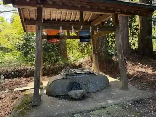 都々古別神社(馬場)の{uncategorized: "未分類", other: "その他", undefined: "問題あり", building: "その他建物", grave: "お墓", sacred_gate: "鳥居", guardian: "狛犬", statue: "像", buddha: "仏像", history: "歴史", nature: "自然", garden: "庭園", animal: "動物", pagoda: "塔", temizu: "手水舎", mountain_gate: "山門・神門", sanctuary: "本殿・本堂", subordinate: "末社・摂社", art: "芸術", scenery: "景色", jizo: "地蔵", ema: "絵馬", goshuin: "御朱印", omikuji: "おみくじ", items: "授与品その他", amulet: "お守り", goshuincho: "御朱印帳", eats: "食事", festival: "お祭り", votive_dance: "神楽", shichigosan: "七五三参", wedding: "結婚式", experience: "体験その他", initially: "初詣", around: "周辺", anti_infection: "感染症対策"}