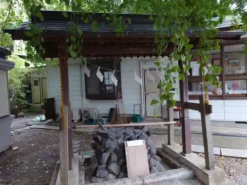 雷神社の手水舎