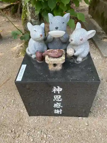 万九千社の{uncategorized: "未分類", other: "その他", undefined: "問題あり", building: "その他建物", grave: "お墓", sacred_gate: "鳥居", guardian: "狛犬", statue: "像", buddha: "仏像", history: "歴史", nature: "自然", garden: "庭園", animal: "動物", pagoda: "塔", temizu: "手水舎", mountain_gate: "山門・神門", sanctuary: "本殿・本堂", subordinate: "末社・摂社", art: "芸術", scenery: "景色", jizo: "地蔵", ema: "絵馬", goshuin: "御朱印", omikuji: "おみくじ", items: "授与品その他", amulet: "お守り", goshuincho: "御朱印帳", eats: "食事", festival: "お祭り", votive_dance: "神楽", shichigosan: "七五三参", wedding: "結婚式", experience: "体験その他", initially: "初詣", around: "周辺", anti_infection: "感染症対策"}