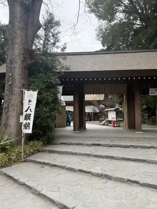 阿佐ヶ谷神明宮の{uncategorized: "未分類", other: "その他", undefined: "問題あり", building: "その他建物", grave: "お墓", sacred_gate: "鳥居", guardian: "狛犬", statue: "像", buddha: "仏像", history: "歴史", nature: "自然", garden: "庭園", animal: "動物", pagoda: "塔", temizu: "手水舎", mountain_gate: "山門・神門", sanctuary: "本殿・本堂", subordinate: "末社・摂社", art: "芸術", scenery: "景色", jizo: "地蔵", ema: "絵馬", goshuin: "御朱印", omikuji: "おみくじ", items: "授与品その他", amulet: "お守り", goshuincho: "御朱印帳", eats: "食事", festival: "お祭り", votive_dance: "神楽", shichigosan: "七五三参", wedding: "結婚式", experience: "体験その他", initially: "初詣", around: "周辺", anti_infection: "感染症対策"}