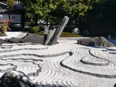 圓光寺の{uncategorized: "未分類", other: "その他", undefined: "問題あり", building: "その他建物", grave: "お墓", sacred_gate: "鳥居", guardian: "狛犬", statue: "像", buddha: "仏像", history: "歴史", nature: "自然", garden: "庭園", animal: "動物", pagoda: "塔", temizu: "手水舎", mountain_gate: "山門・神門", sanctuary: "本殿・本堂", subordinate: "末社・摂社", art: "芸術", scenery: "景色", jizo: "地蔵", ema: "絵馬", goshuin: "御朱印", omikuji: "おみくじ", items: "授与品その他", amulet: "お守り", goshuincho: "御朱印帳", eats: "食事", festival: "お祭り", votive_dance: "神楽", shichigosan: "七五三参", wedding: "結婚式", experience: "体験その他", initially: "初詣", around: "周辺", anti_infection: "感染症対策"}
