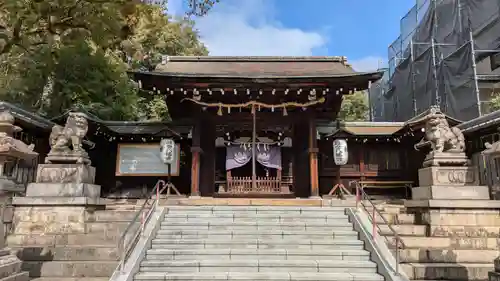 離宮八幡宮の本殿・本堂