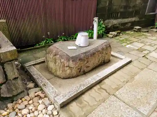 横田神社の手水舎