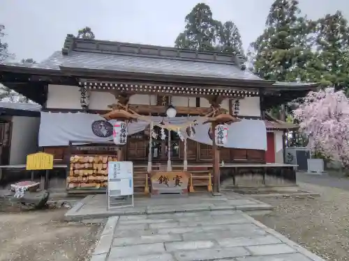 花巻神社の{uncategorized: "未分類", other: "その他", undefined: "問題あり", building: "その他建物", grave: "お墓", sacred_gate: "鳥居", guardian: "狛犬", statue: "像", buddha: "仏像", history: "歴史", nature: "自然", garden: "庭園", animal: "動物", pagoda: "塔", temizu: "手水舎", mountain_gate: "山門・神門", sanctuary: "本殿・本堂", subordinate: "末社・摂社", art: "芸術", scenery: "景色", jizo: "地蔵", ema: "絵馬", goshuin: "御朱印", omikuji: "おみくじ", items: "授与品その他", amulet: "お守り", goshuincho: "御朱印帳", eats: "食事", festival: "お祭り", votive_dance: "神楽", shichigosan: "七五三参", wedding: "結婚式", experience: "体験その他", initially: "初詣", around: "周辺", anti_infection: "感染症対策"}