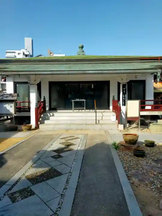 専念寺の{uncategorized: "未分類", other: "その他", undefined: "問題あり", building: "その他建物", grave: "お墓", sacred_gate: "鳥居", guardian: "狛犬", statue: "像", buddha: "仏像", history: "歴史", nature: "自然", garden: "庭園", animal: "動物", pagoda: "塔", temizu: "手水舎", mountain_gate: "山門・神門", sanctuary: "本殿・本堂", subordinate: "末社・摂社", art: "芸術", scenery: "景色", jizo: "地蔵", ema: "絵馬", goshuin: "御朱印", omikuji: "おみくじ", items: "授与品その他", amulet: "お守り", goshuincho: "御朱印帳", eats: "食事", festival: "お祭り", votive_dance: "神楽", shichigosan: "七五三参", wedding: "結婚式", experience: "体験その他", initially: "初詣", around: "周辺", anti_infection: "感染症対策"}
