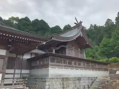 粟井神社の本殿・本堂