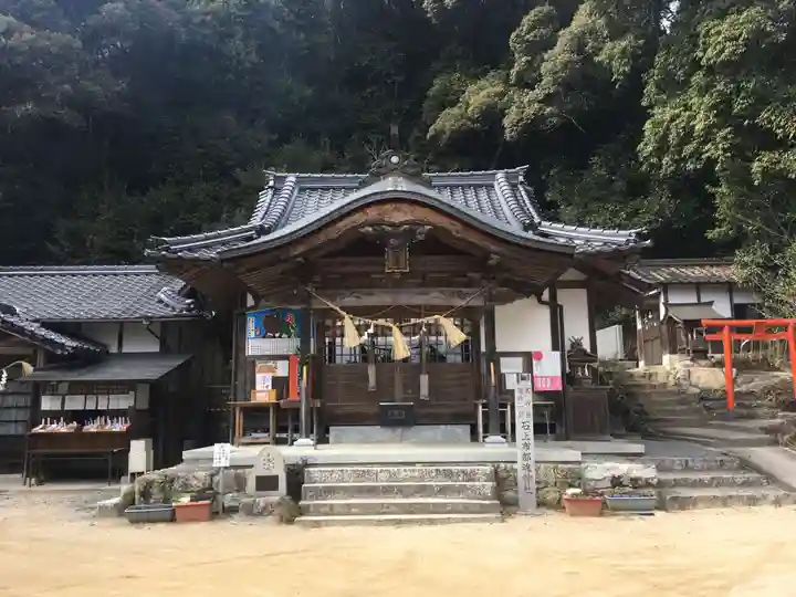 石上布都魂神社の本殿・本堂