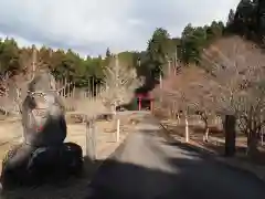 高尾山穂見神社の建物その他