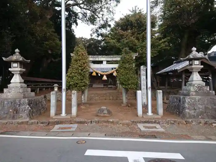 白鳥神社の本殿