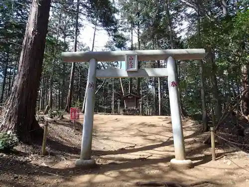 高麗神社の鳥居