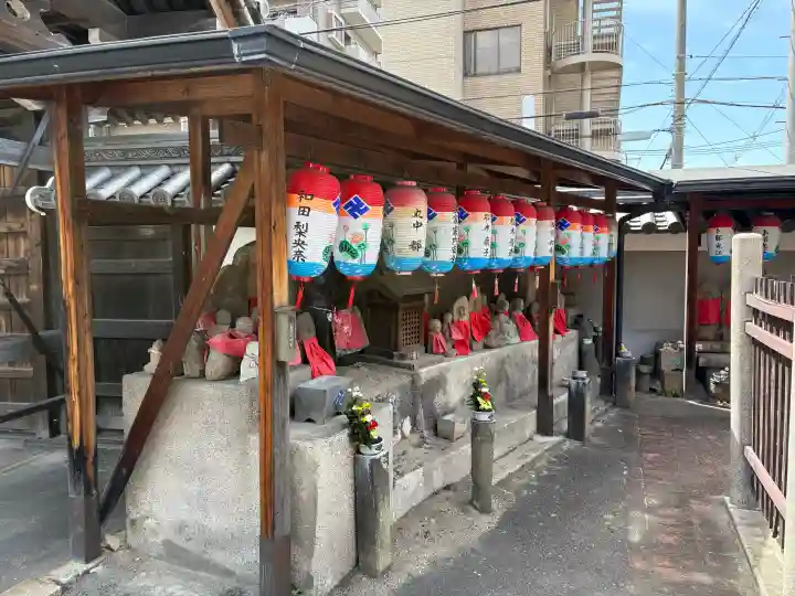 慶傳寺の{uncategorized: "未分類", other: "その他", undefined: "問題あり", building: "その他建物", grave: "お墓", sacred_gate: "鳥居", guardian: "狛犬", statue: "像", buddha: "仏像", history: "歴史", nature: "自然", garden: "庭園", animal: "動物", pagoda: "塔", temizu: "手水舎", mountain_gate: "山門・神門", sanctuary: "本殿・本堂", subordinate: "末社・摂社", art: "芸術", scenery: "景色", jizo: "地蔵", ema: "絵馬", goshuin: "御朱印", omikuji: "おみくじ", items: "授与品その他", amulet: "お守り", goshuincho: "御朱印帳", eats: "食事", festival: "お祭り", votive_dance: "神楽", shichigosan: "七五三参", wedding: "結婚式", experience: "体験その他", initially: "初詣", around: "周辺", anti_infection: "感染症対策"}