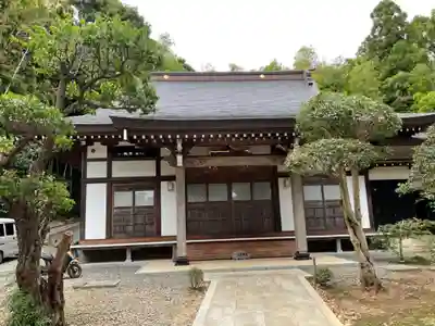 向導寺の本殿・本堂