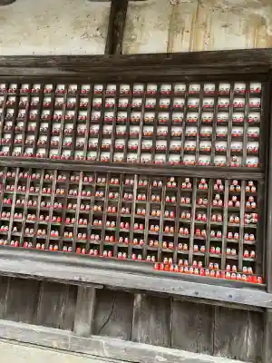 勝尾寺の{uncategorized: "未分類", other: "その他", undefined: "問題あり", building: "その他建物", grave: "お墓", sacred_gate: "鳥居", guardian: "狛犬", statue: "像", buddha: "仏像", history: "歴史", nature: "自然", garden: "庭園", animal: "動物", pagoda: "塔", temizu: "手水舎", mountain_gate: "山門・神門", sanctuary: "本殿・本堂", subordinate: "末社・摂社", art: "芸術", scenery: "景色", jizo: "地蔵", ema: "絵馬", goshuin: "御朱印", omikuji: "おみくじ", items: "授与品その他", amulet: "お守り", goshuincho: "御朱印帳", eats: "食事", festival: "お祭り", votive_dance: "神楽", shichigosan: "七五三参", wedding: "結婚式", experience: "体験その他", initially: "初詣", around: "周辺", anti_infection: "感染症対策"}