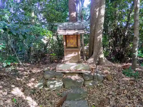 皇大明神社（中牧）の末社・摂社