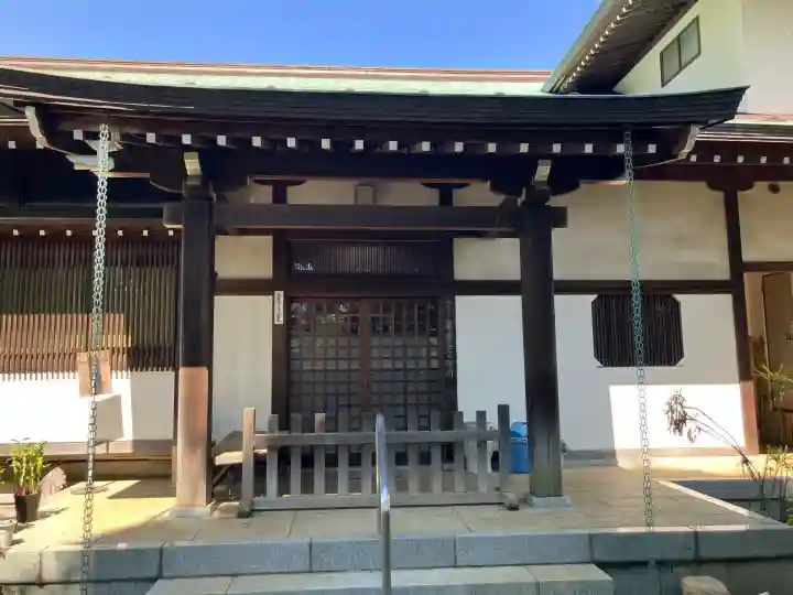 泉養寺の{uncategorized: "未分類", other: "その他", undefined: "問題あり", building: "その他建物", grave: "お墓", sacred_gate: "鳥居", guardian: "狛犬", statue: "像", buddha: "仏像", history: "歴史", nature: "自然", garden: "庭園", animal: "動物", pagoda: "塔", temizu: "手水舎", mountain_gate: "山門・神門", sanctuary: "本殿・本堂", subordinate: "末社・摂社", art: "芸術", scenery: "景色", jizo: "地蔵", ema: "絵馬", goshuin: "御朱印", omikuji: "おみくじ", items: "授与品その他", amulet: "お守り", goshuincho: "御朱印帳", eats: "食事", festival: "お祭り", votive_dance: "神楽", shichigosan: "七五三参", wedding: "結婚式", experience: "体験その他", initially: "初詣", around: "周辺", anti_infection: "感染症対策"}