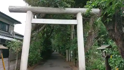 岩槻久伊豆神社の鳥居