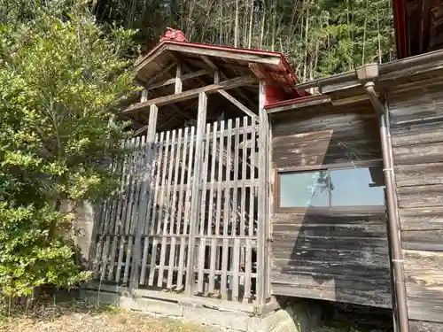 石上布留神社の本殿・本堂