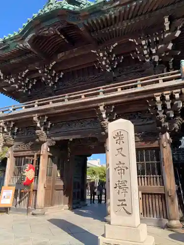 題経寺（柴又帝釈天）の山門・神門