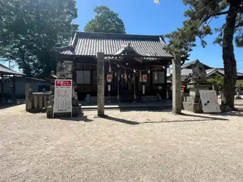 素盞嗚神社の{uncategorized: "未分類", other: "その他", undefined: "問題あり", building: "その他建物", grave: "お墓", sacred_gate: "鳥居", guardian: "狛犬", statue: "像", buddha: "仏像", history: "歴史", nature: "自然", garden: "庭園", animal: "動物", pagoda: "塔", temizu: "手水舎", mountain_gate: "山門・神門", sanctuary: "本殿・本堂", subordinate: "末社・摂社", art: "芸術", scenery: "景色", jizo: "地蔵", ema: "絵馬", goshuin: "御朱印", omikuji: "おみくじ", items: "授与品その他", amulet: "お守り", goshuincho: "御朱印帳", eats: "食事", festival: "お祭り", votive_dance: "神楽", shichigosan: "七五三参", wedding: "結婚式", experience: "体験その他", initially: "初詣", around: "周辺", anti_infection: "感染症対策"}