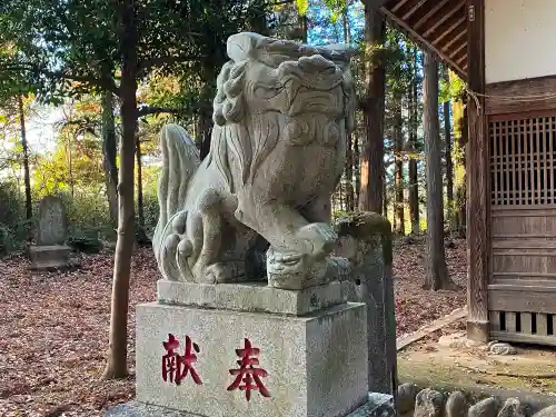 小被神社の狛犬