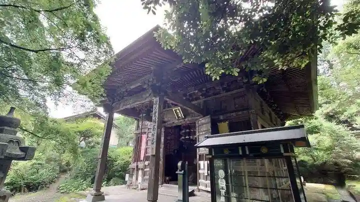 岩之上堂の本殿・本堂