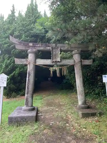 白石社の鳥居