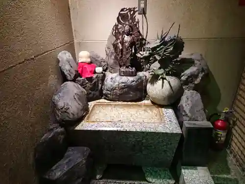 三瀧山不動院の手水舎