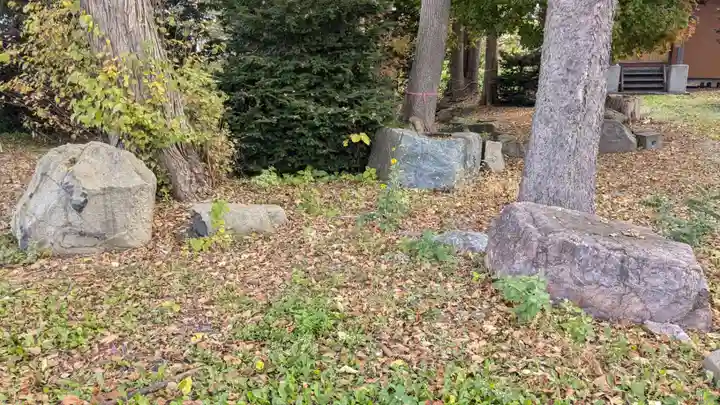 下士別神社の庭園