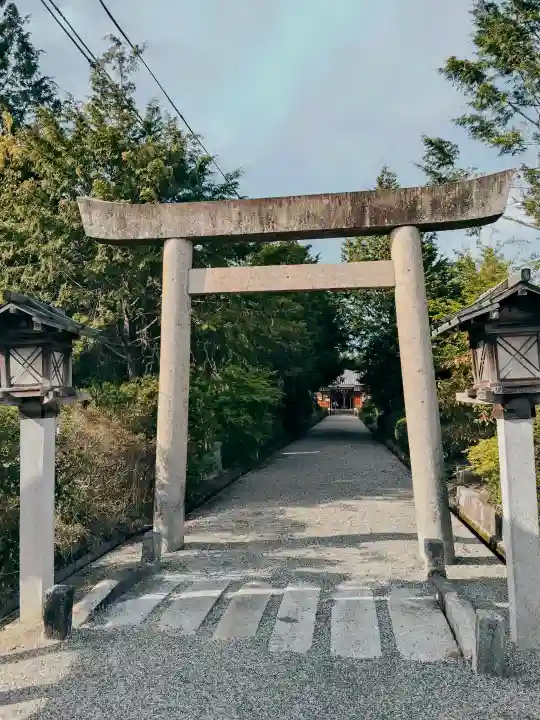 美波多神社の{uncategorized: "未分類", other: "その他", undefined: "問題あり", building: "その他建物", grave: "お墓", sacred_gate: "鳥居", guardian: "狛犬", statue: "像", buddha: "仏像", history: "歴史", nature: "自然", garden: "庭園", animal: "動物", pagoda: "塔", temizu: "手水舎", mountain_gate: "山門・神門", sanctuary: "本殿・本堂", subordinate: "末社・摂社", art: "芸術", scenery: "景色", jizo: "地蔵", ema: "絵馬", goshuin: "御朱印", omikuji: "おみくじ", items: "授与品その他", amulet: "お守り", goshuincho: "御朱印帳", eats: "食事", festival: "お祭り", votive_dance: "神楽", shichigosan: "七五三参", wedding: "結婚式", experience: "体験その他", initially: "初詣", around: "周辺", anti_infection: "感染症対策"}