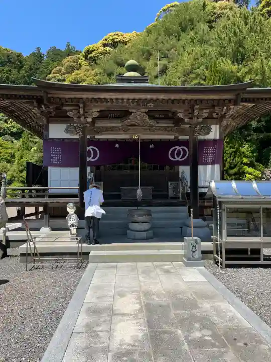 神峯寺の{uncategorized: "未分類", other: "その他", undefined: "問題あり", building: "その他建物", grave: "お墓", sacred_gate: "鳥居", guardian: "狛犬", statue: "像", buddha: "仏像", history: "歴史", nature: "自然", garden: "庭園", animal: "動物", pagoda: "塔", temizu: "手水舎", mountain_gate: "山門・神門", sanctuary: "本殿・本堂", subordinate: "末社・摂社", art: "芸術", scenery: "景色", jizo: "地蔵", ema: "絵馬", goshuin: "御朱印", omikuji: "おみくじ", items: "授与品その他", amulet: "お守り", goshuincho: "御朱印帳", eats: "食事", festival: "お祭り", votive_dance: "神楽", shichigosan: "七五三参", wedding: "結婚式", experience: "体験その他", initially: "初詣", around: "周辺", anti_infection: "感染症対策"}