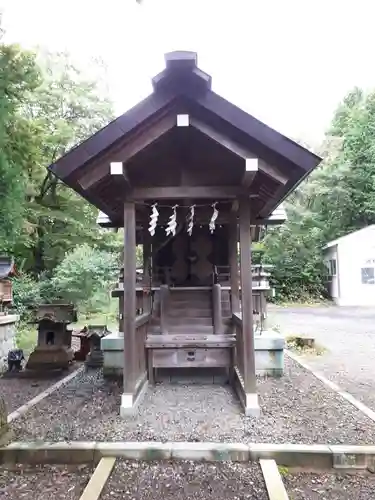 亀岡八幡宮の末社