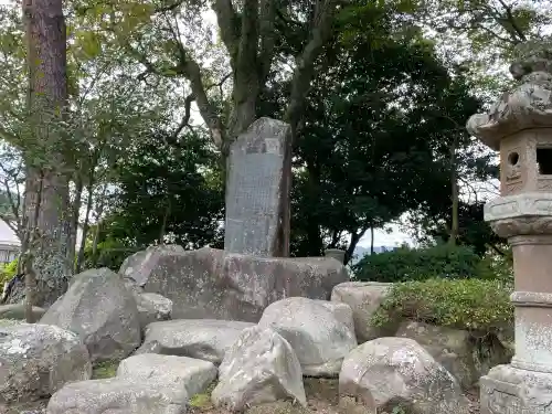 石見国一宮　物部神社の{uncategorized: "未分類", other: "その他", undefined: "問題あり", building: "その他建物", grave: "お墓", sacred_gate: "鳥居", guardian: "狛犬", statue: "像", buddha: "仏像", history: "歴史", nature: "自然", garden: "庭園", animal: "動物", pagoda: "塔", temizu: "手水舎", mountain_gate: "山門・神門", sanctuary: "本殿・本堂", subordinate: "末社・摂社", art: "芸術", scenery: "景色", jizo: "地蔵", ema: "絵馬", goshuin: "御朱印", omikuji: "おみくじ", items: "授与品その他", amulet: "お守り", goshuincho: "御朱印帳", eats: "食事", festival: "お祭り", votive_dance: "神楽", shichigosan: "七五三参", wedding: "結婚式", experience: "体験その他", initially: "初詣", around: "周辺", anti_infection: "感染症対策"}