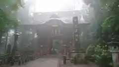 三峯神社の山門