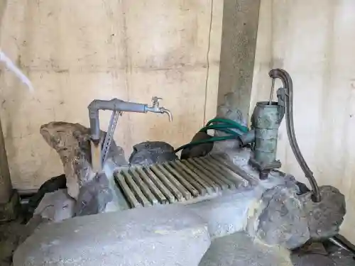 気比神社の{uncategorized: "未分類", other: "その他", undefined: "問題あり", building: "その他建物", grave: "お墓", sacred_gate: "鳥居", guardian: "狛犬", statue: "像", buddha: "仏像", history: "歴史", nature: "自然", garden: "庭園", animal: "動物", pagoda: "塔", temizu: "手水舎", mountain_gate: "山門・神門", sanctuary: "本殿・本堂", subordinate: "末社・摂社", art: "芸術", scenery: "景色", jizo: "地蔵", ema: "絵馬", goshuin: "御朱印", omikuji: "おみくじ", items: "授与品その他", amulet: "お守り", goshuincho: "御朱印帳", eats: "食事", festival: "お祭り", votive_dance: "神楽", shichigosan: "七五三参", wedding: "結婚式", experience: "体験その他", initially: "初詣", around: "周辺", anti_infection: "感染症対策"}