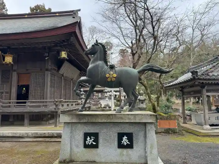 波久奴神社の{uncategorized: "未分類", other: "その他", undefined: "問題あり", building: "その他建物", grave: "お墓", sacred_gate: "鳥居", guardian: "狛犬", statue: "像", buddha: "仏像", history: "歴史", nature: "自然", garden: "庭園", animal: "動物", pagoda: "塔", temizu: "手水舎", mountain_gate: "山門・神門", sanctuary: "本殿・本堂", subordinate: "末社・摂社", art: "芸術", scenery: "景色", jizo: "地蔵", ema: "絵馬", goshuin: "御朱印", omikuji: "おみくじ", items: "授与品その他", amulet: "お守り", goshuincho: "御朱印帳", eats: "食事", festival: "お祭り", votive_dance: "神楽", shichigosan: "七五三参", wedding: "結婚式", experience: "体験その他", initially: "初詣", around: "周辺", anti_infection: "感染症対策"}