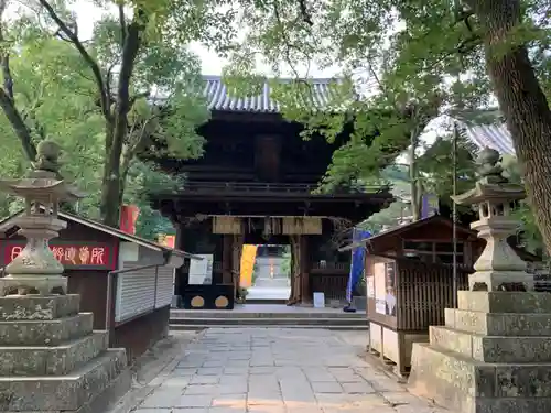 石手寺の山門・神門