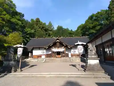 足羽神社の{uncategorized: "未分類", other: "その他", undefined: "問題あり", building: "その他建物", grave: "お墓", sacred_gate: "鳥居", guardian: "狛犬", statue: "像", buddha: "仏像", history: "歴史", nature: "自然", garden: "庭園", animal: "動物", pagoda: "塔", temizu: "手水舎", mountain_gate: "山門・神門", sanctuary: "本殿・本堂", subordinate: "末社・摂社", art: "芸術", scenery: "景色", jizo: "地蔵", ema: "絵馬", goshuin: "御朱印", omikuji: "おみくじ", items: "授与品その他", amulet: "お守り", goshuincho: "御朱印帳", eats: "食事", festival: "お祭り", votive_dance: "神楽", shichigosan: "七五三参", wedding: "結婚式", experience: "体験その他", initially: "初詣", around: "周辺", anti_infection: "感染症対策"}