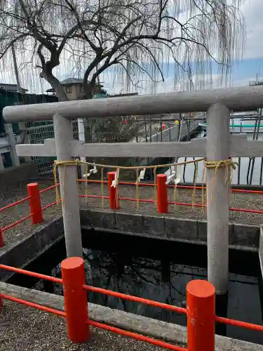 息栖神社の{uncategorized: "未分類", other: "その他", undefined: "問題あり", building: "その他建物", grave: "お墓", sacred_gate: "鳥居", guardian: "狛犬", statue: "像", buddha: "仏像", history: "歴史", nature: "自然", garden: "庭園", animal: "動物", pagoda: "塔", temizu: "手水舎", mountain_gate: "山門・神門", sanctuary: "本殿・本堂", subordinate: "末社・摂社", art: "芸術", scenery: "景色", jizo: "地蔵", ema: "絵馬", goshuin: "御朱印", omikuji: "おみくじ", items: "授与品その他", amulet: "お守り", goshuincho: "御朱印帳", eats: "食事", festival: "お祭り", votive_dance: "神楽", shichigosan: "七五三参", wedding: "結婚式", experience: "体験その他", initially: "初詣", around: "周辺", anti_infection: "感染症対策"}