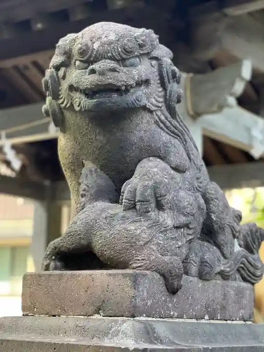 新橋浅間神社の狛犬
