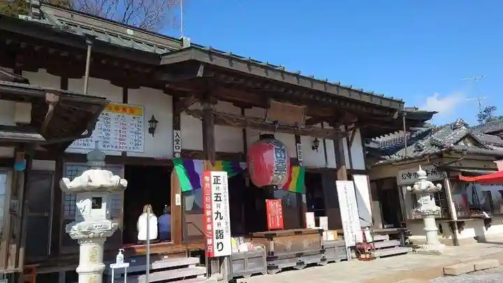 寺岡山元三大師の本殿・本堂