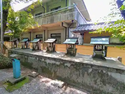 六所社(下飯田)の末社・摂社